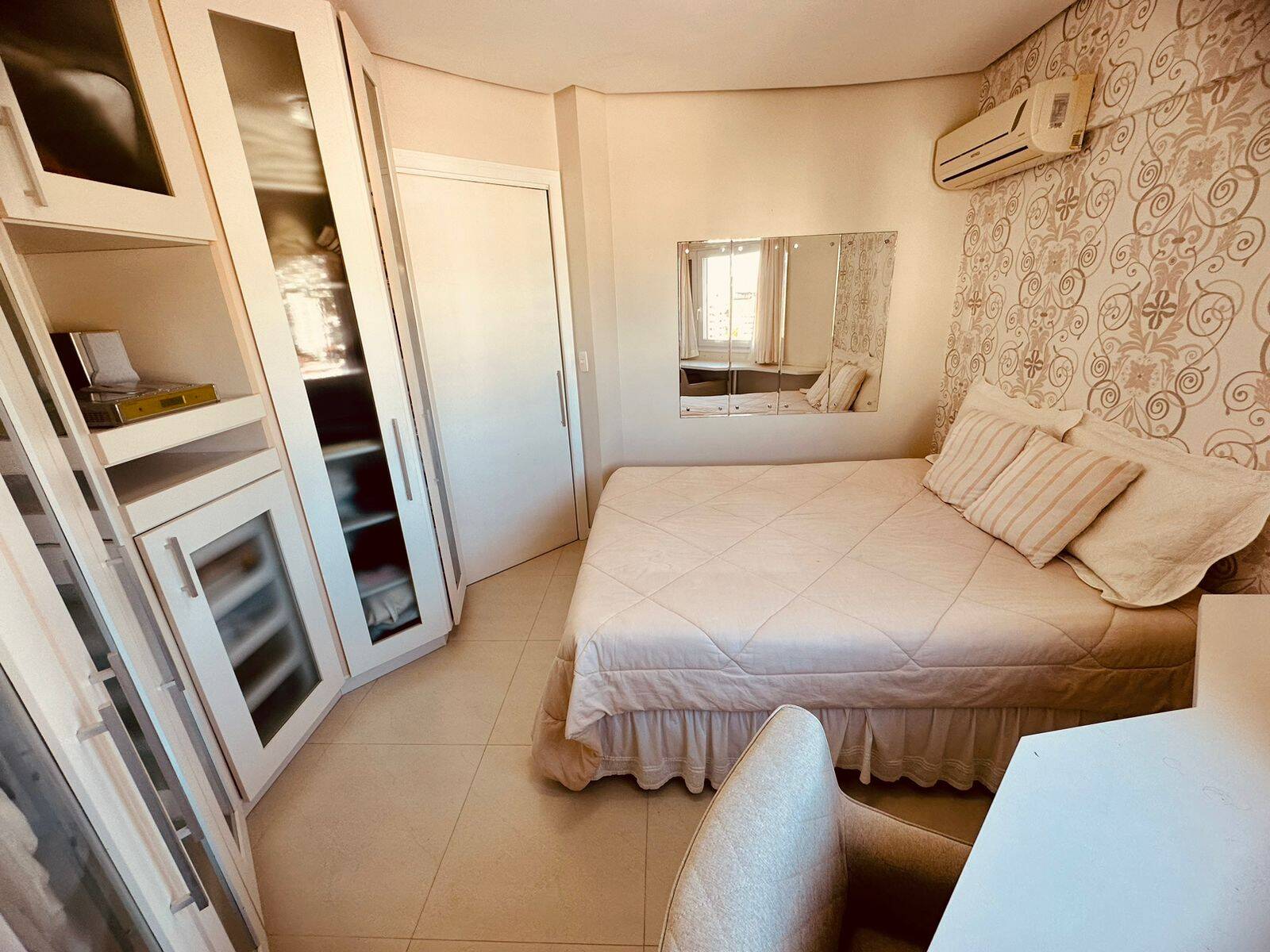 Apartamento à venda com 3 quartos, 162m² - Foto 11