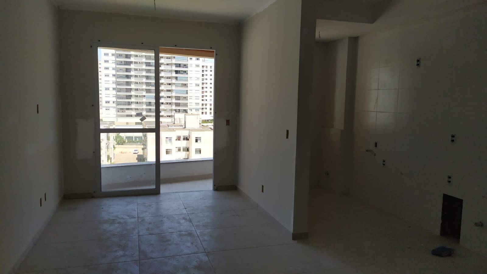 Apartamento à venda com 2 quartos, 69m² - Foto 3