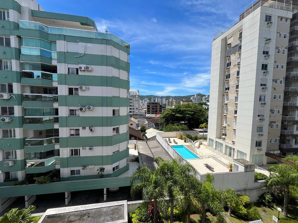 Apartamento à venda com 3 quartos, 87m² - Foto 11