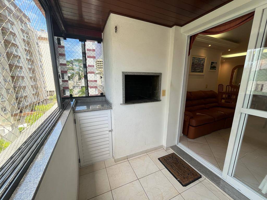 Apartamento à venda com 3 quartos, 87m² - Foto 2