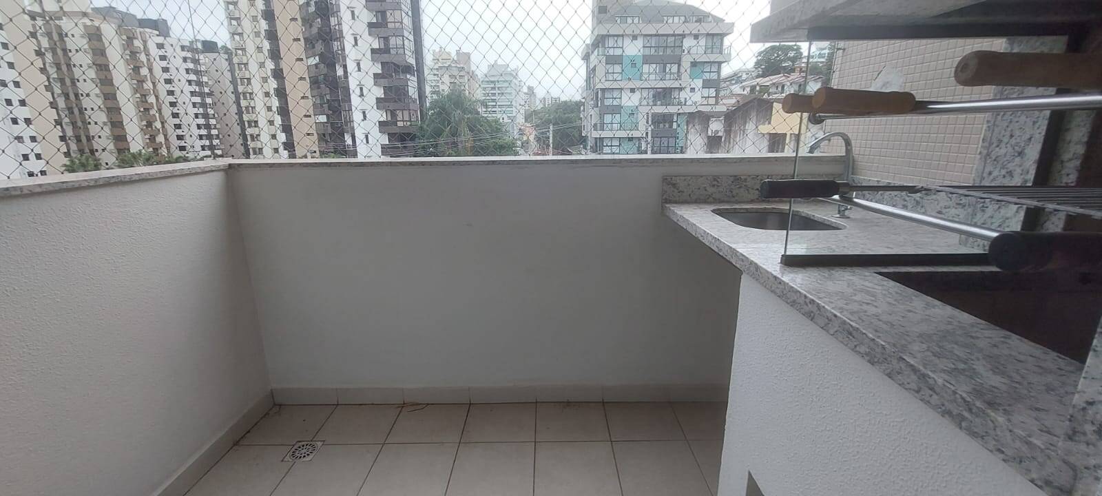 Apartamento à venda com 2 quartos, 71m² - Foto 2