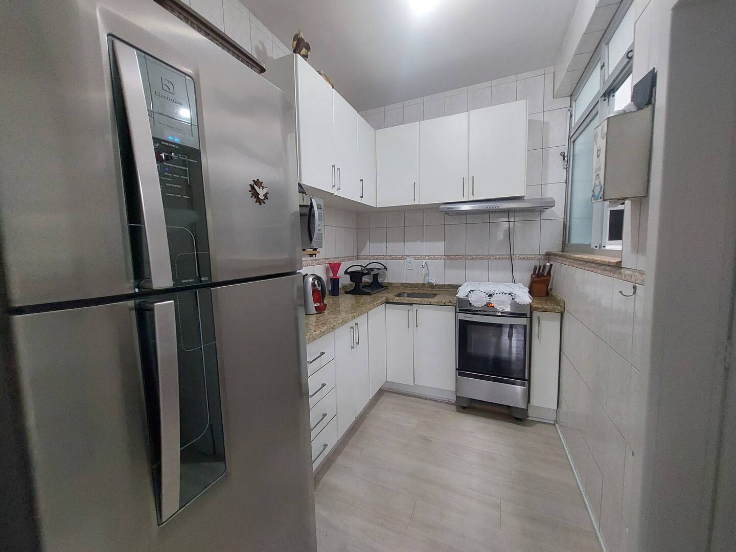 Apartamento à venda com 3 quartos, 76m² - Foto 2