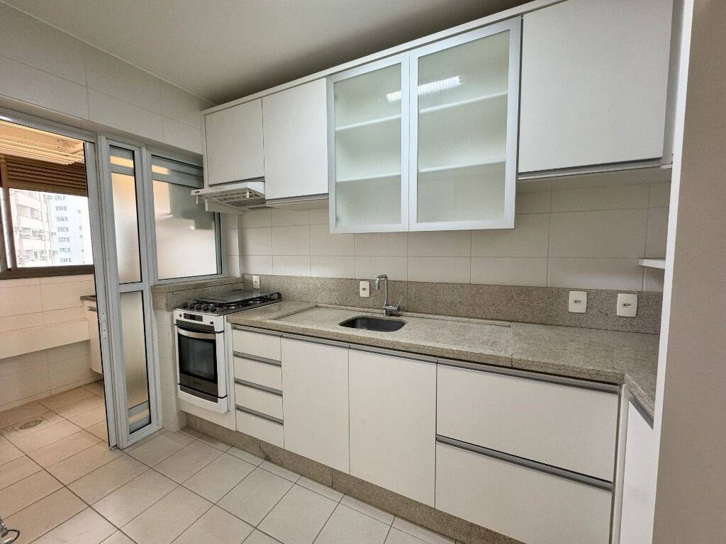 Apartamento à venda com 3 quartos, 93m² - Foto 3