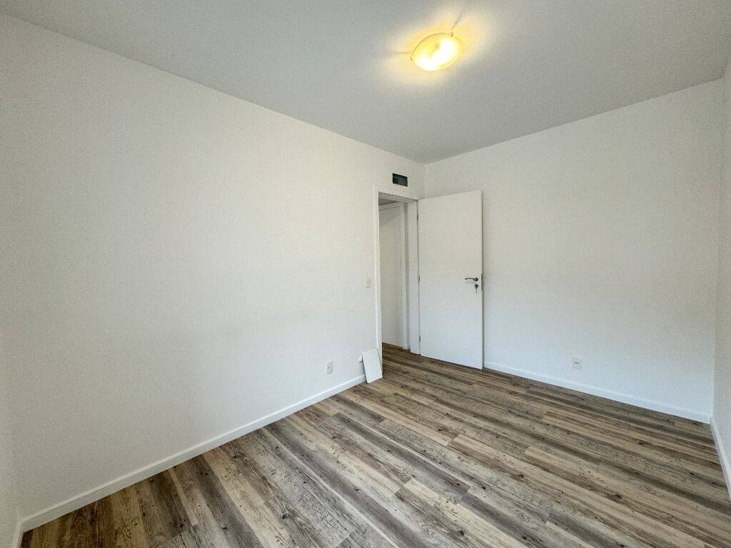 Apartamento à venda com 3 quartos, 93m² - Foto 11