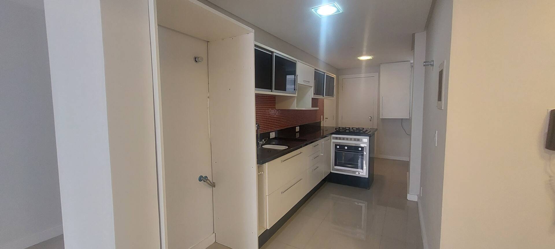 Apartamento à venda com 3 quartos, 96m² - Foto 14