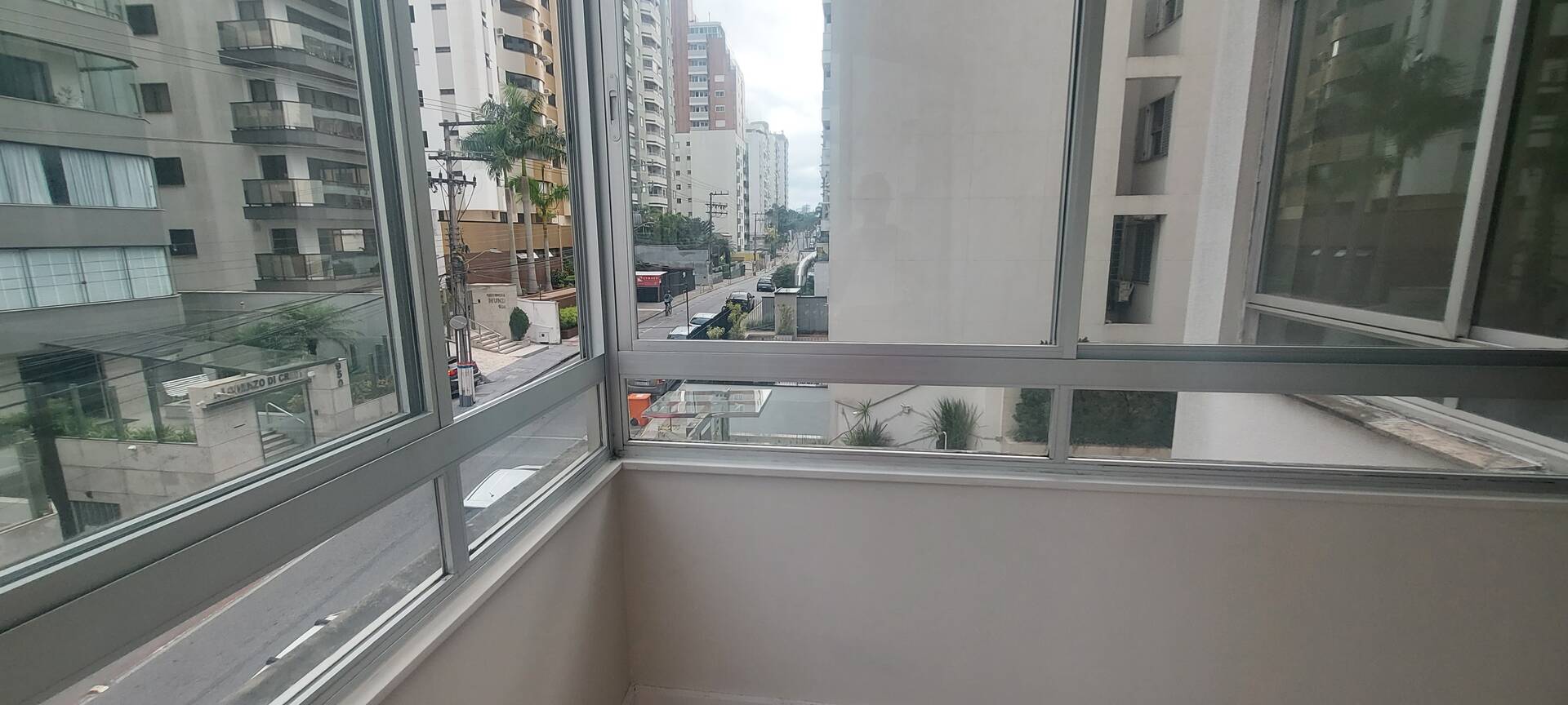 Apartamento à venda com 3 quartos, 96m² - Foto 4