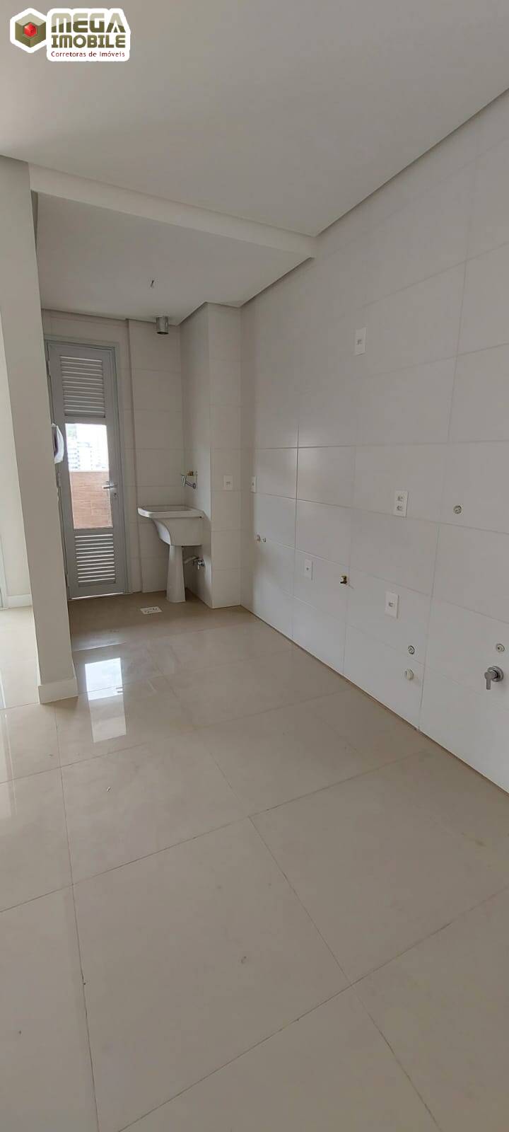 Apartamento à venda com 3 quartos, 95m² - Foto 4