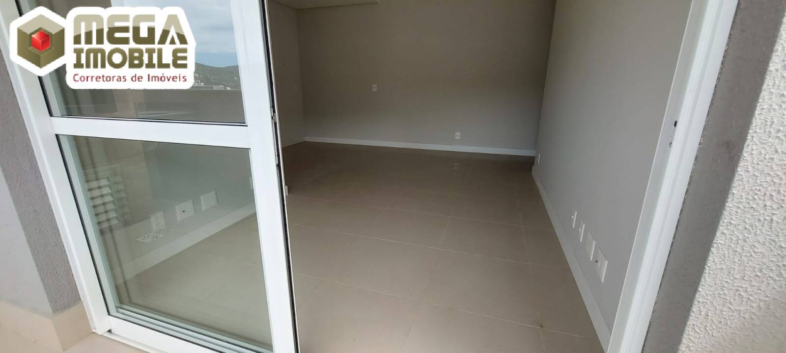 Apartamento à venda com 3 quartos, 95m² - Foto 2