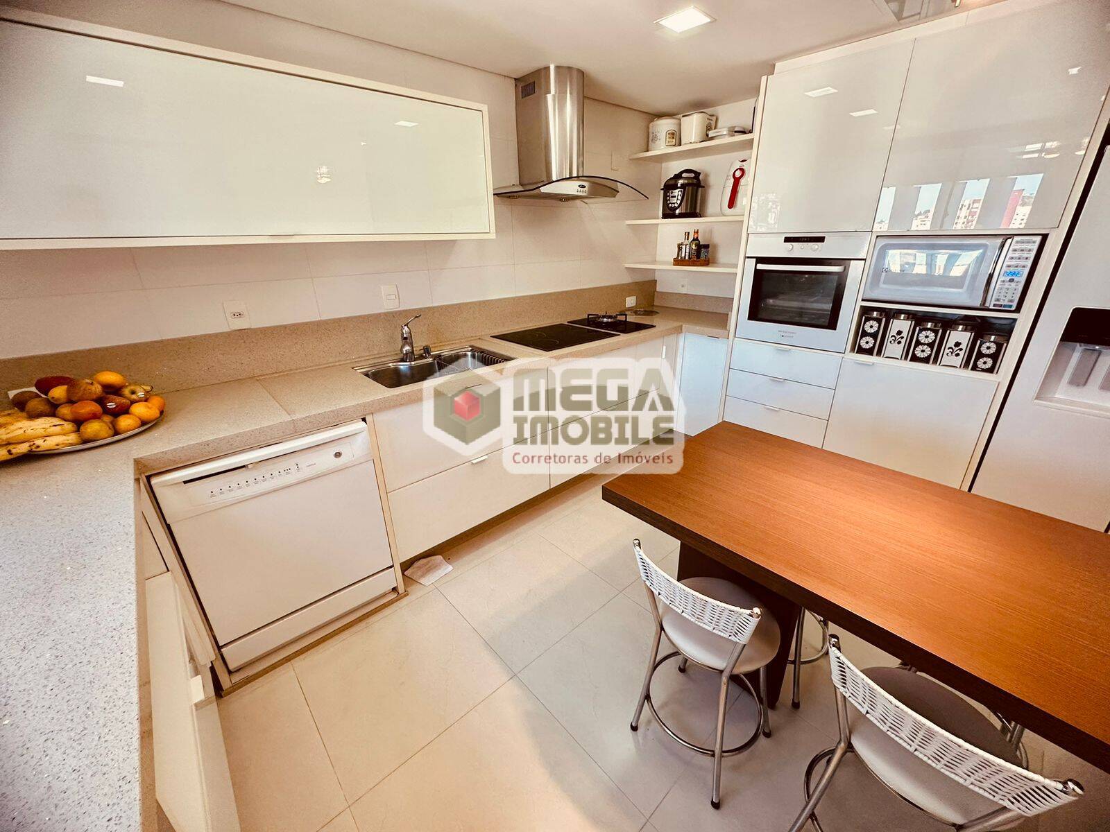 Apartamento à venda com 3 quartos, 160m² - Foto 5