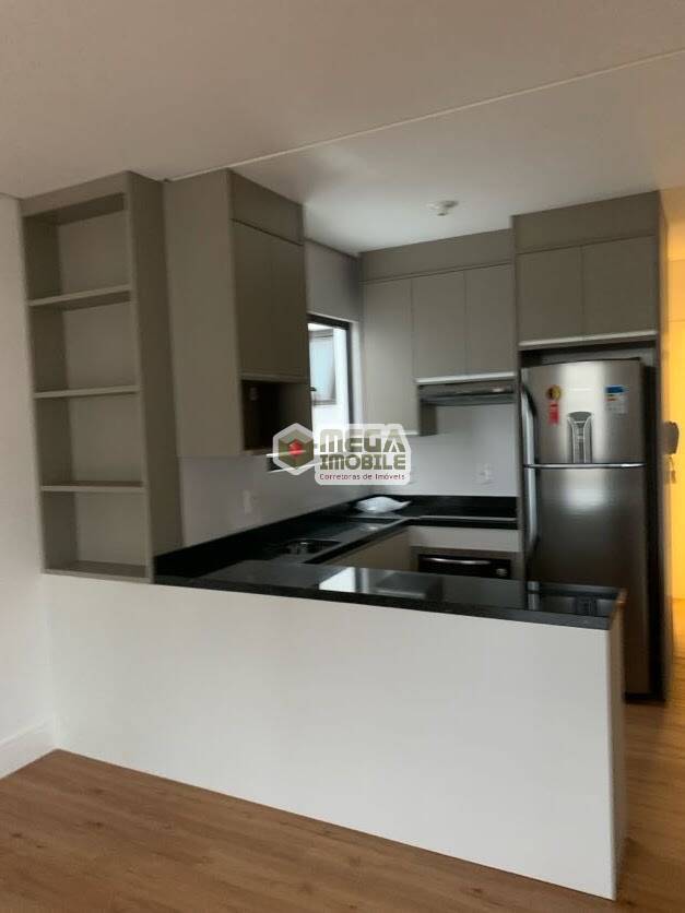 Apartamento à venda com 1 quarto, 34m² - Foto 2