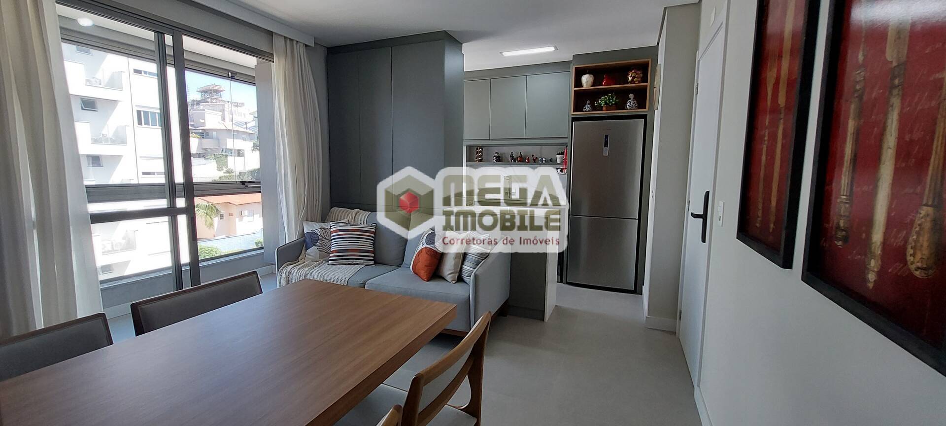 Apartamento à venda com 2 quartos, 65m² - Foto 1