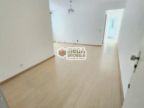 Apartamento à venda com 2 quartos, 69m² - Foto 2