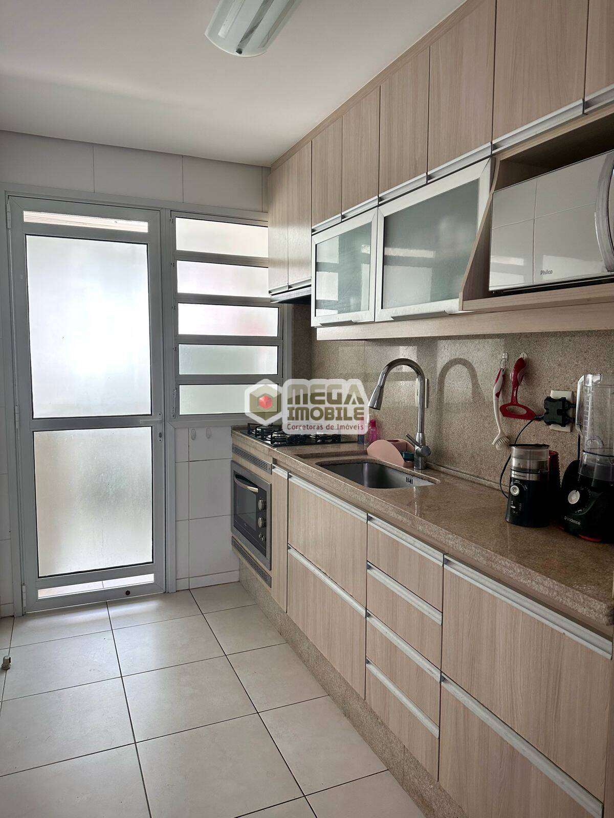 Apartamento à venda com 2 quartos, 77m² - Foto 7