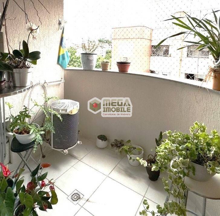 Apartamento à venda com 2 quartos, 71m² - Foto 3