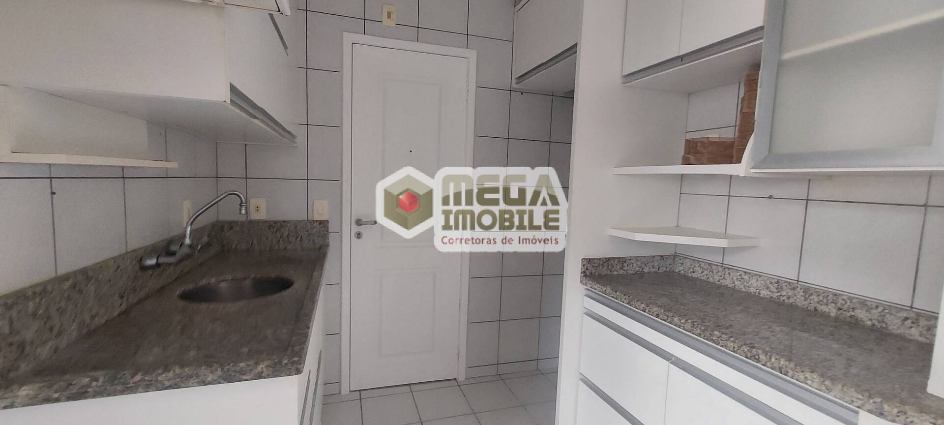 Apartamento à venda com 3 quartos, 80m² - Foto 1