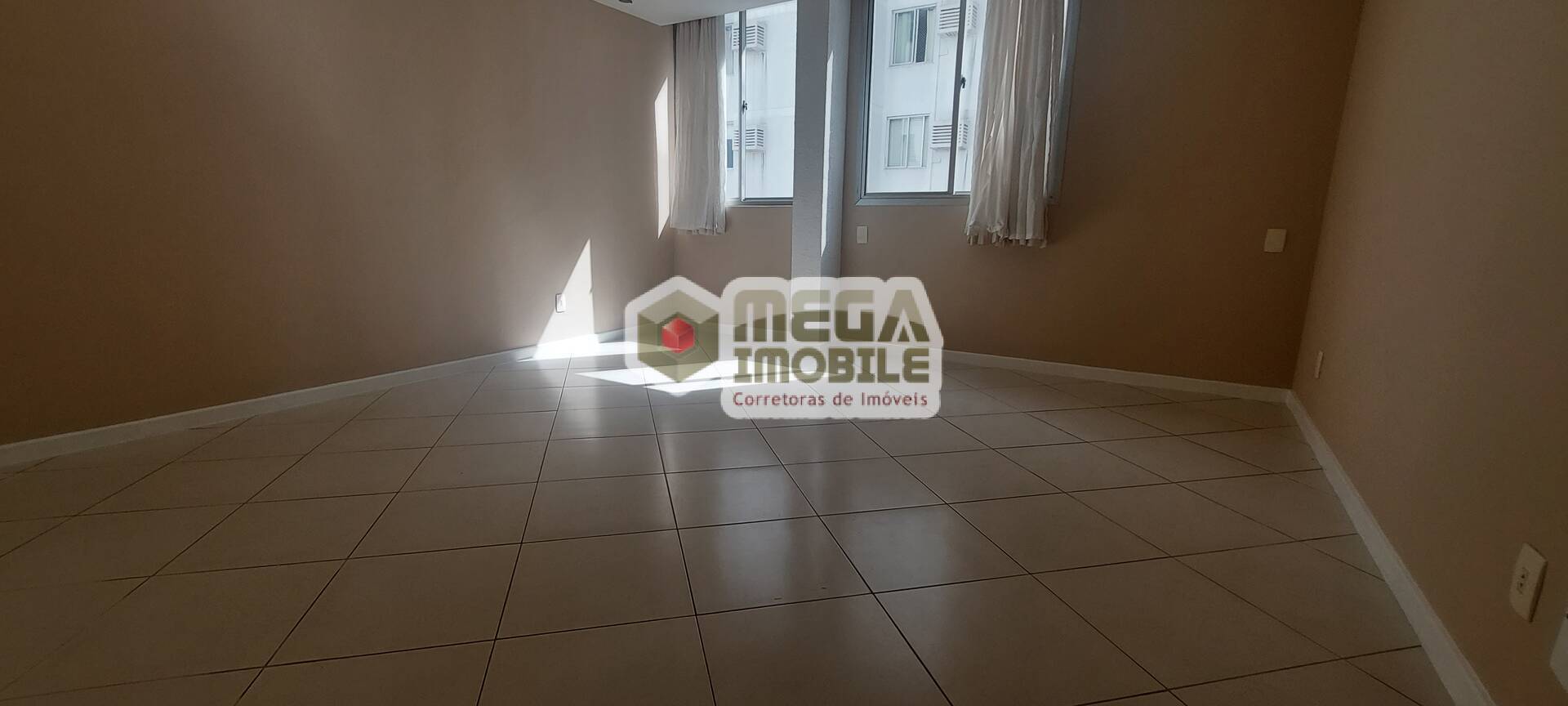 Apartamento à venda com 3 quartos, 80m² - Foto 2