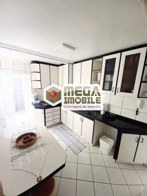 Apartamento à venda com 2 quartos, 78m² - Foto 4