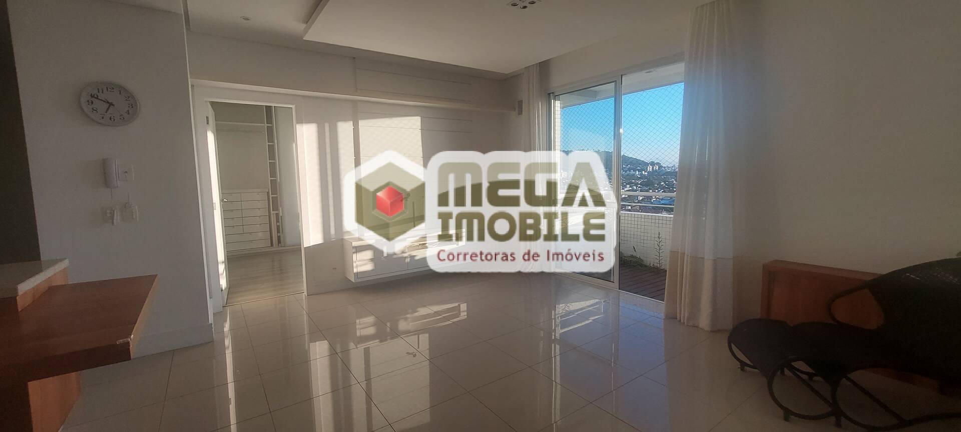 Apartamento à venda com 2 quartos, 70m² - Foto 1