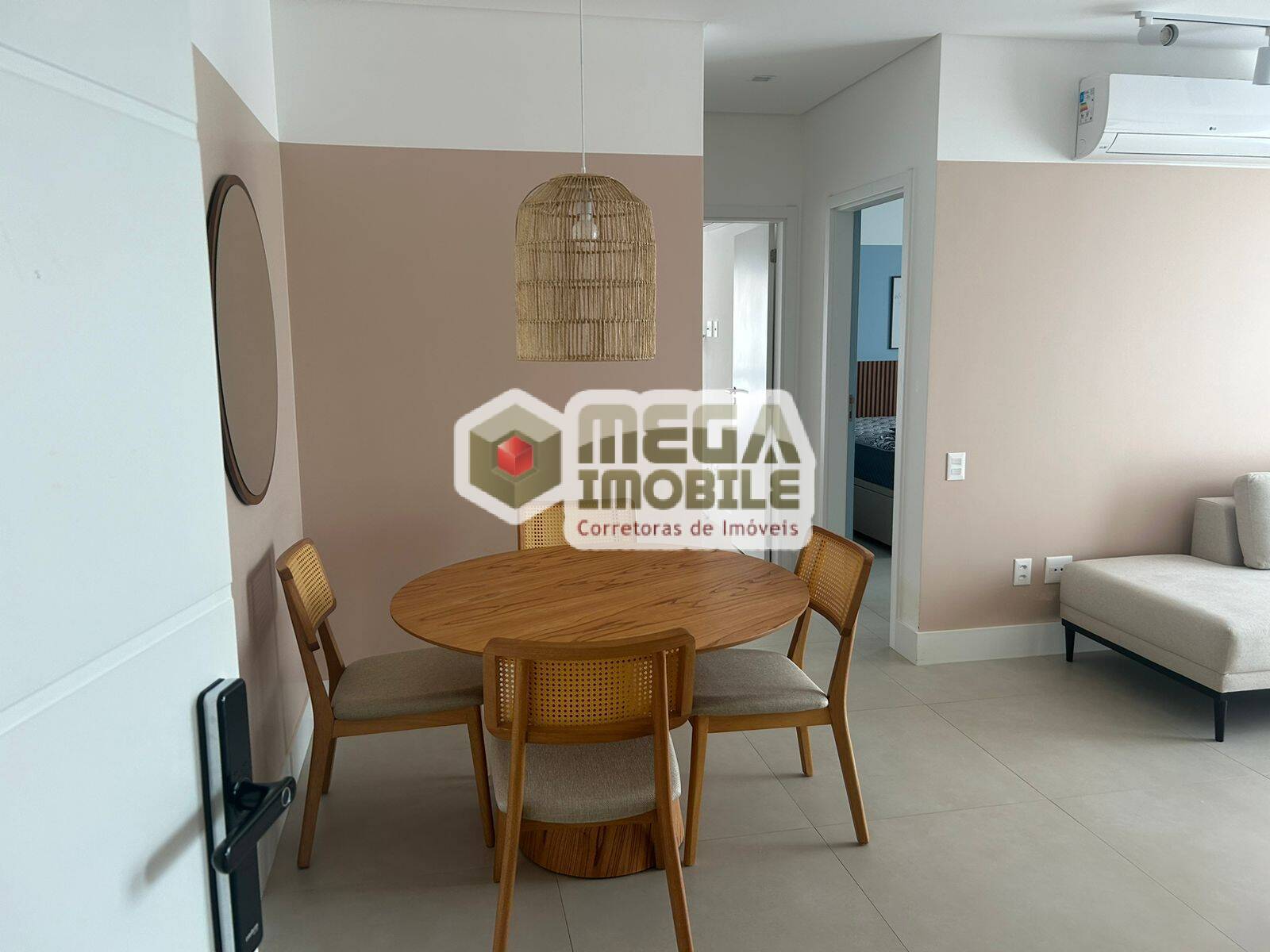 Apartamento à venda com 2 quartos, 75m² - Foto 2