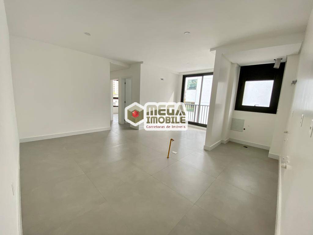 Apartamento à venda com 2 quartos, 65m² - Foto 4