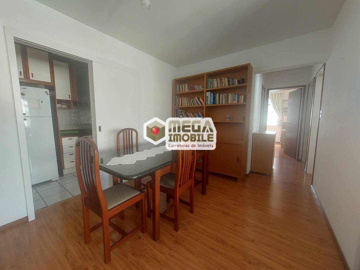 Apartamento à venda com 3 quartos, 73m² - Foto 2