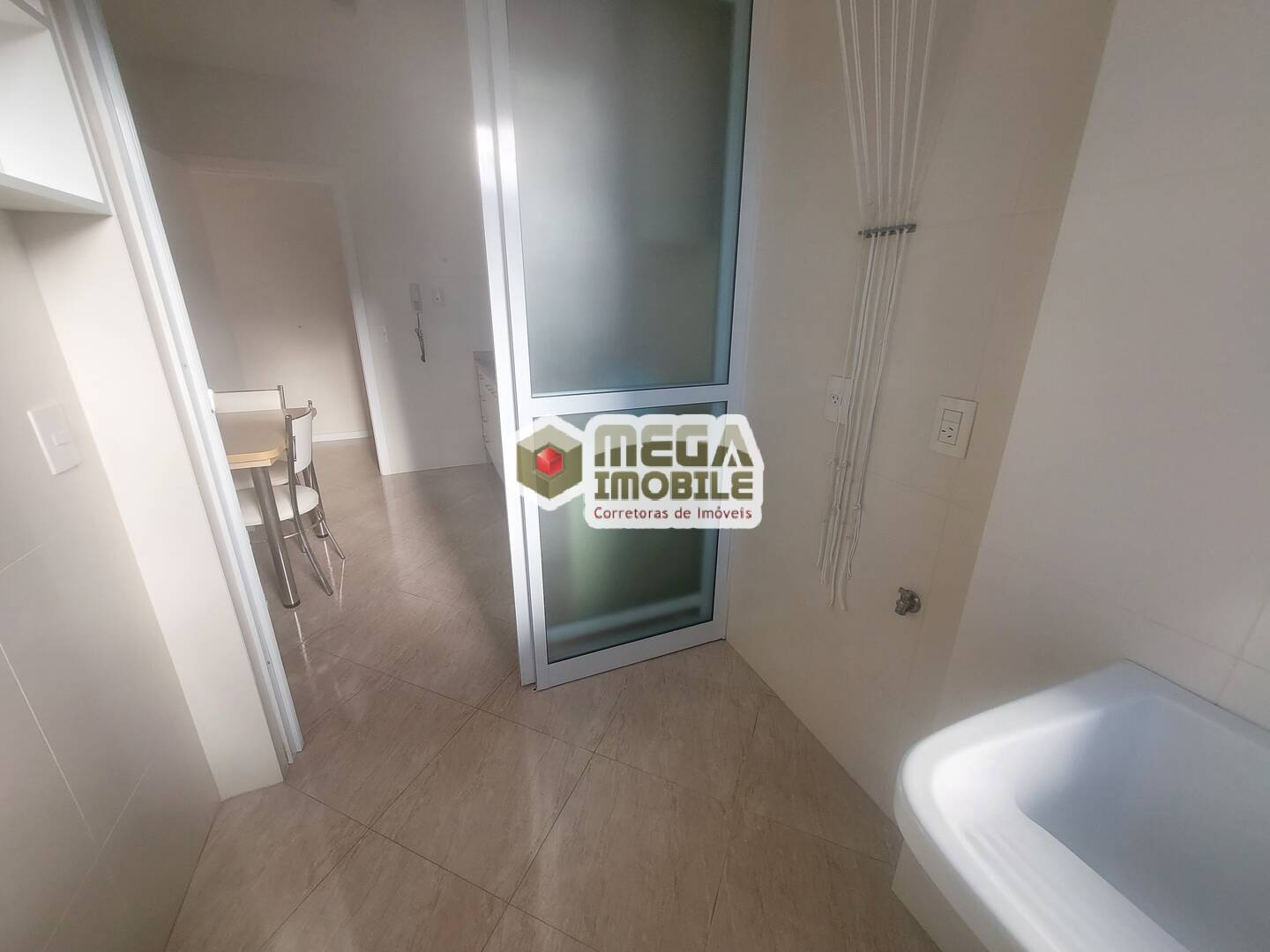 Apartamento à venda com 2 quartos, 70m² - Foto 15