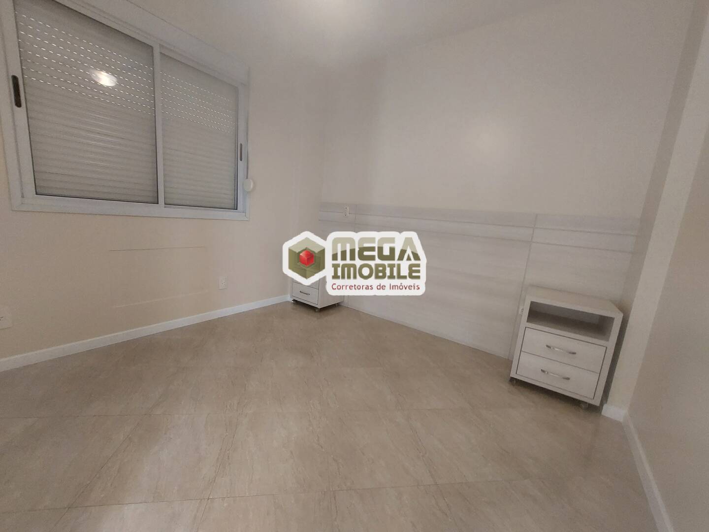 Apartamento à venda com 2 quartos, 70m² - Foto 23