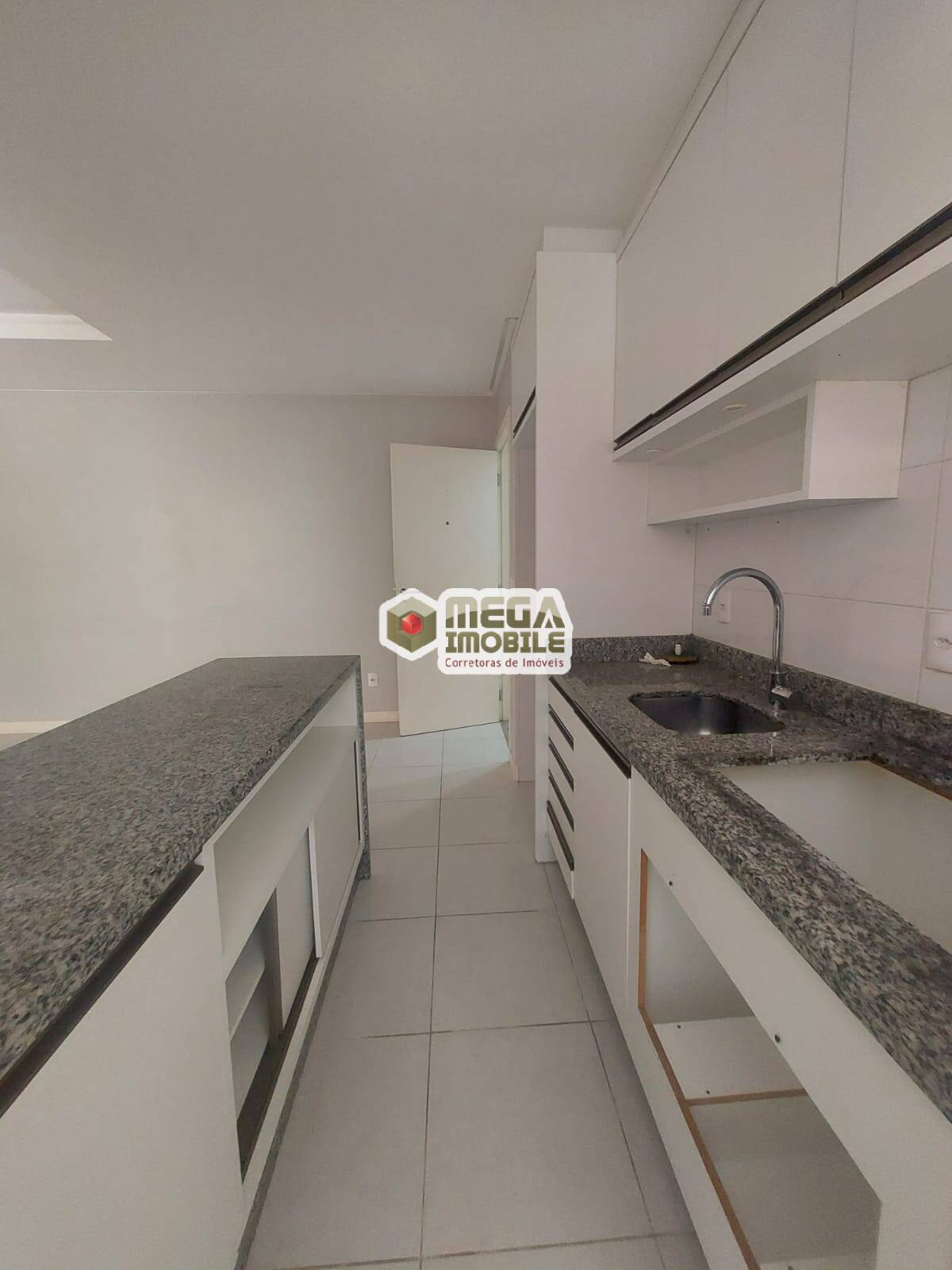 Apartamento à venda com 3 quartos, 82m² - Foto 3