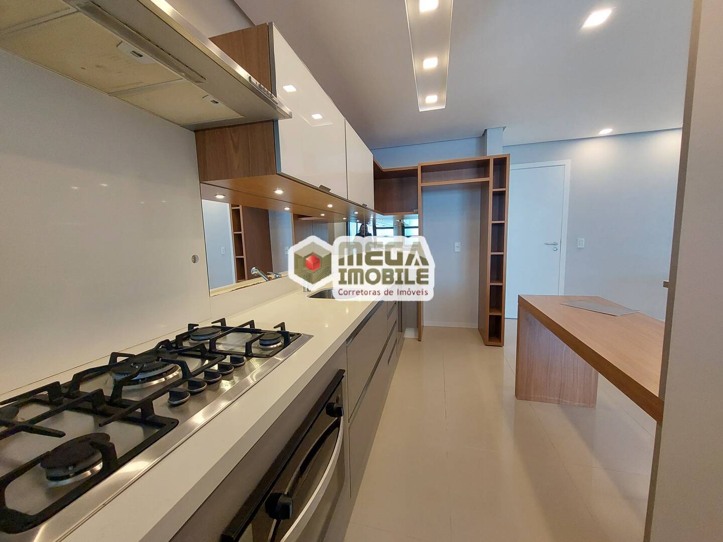 Apartamento à venda com 2 quartos, 70m² - Foto 34