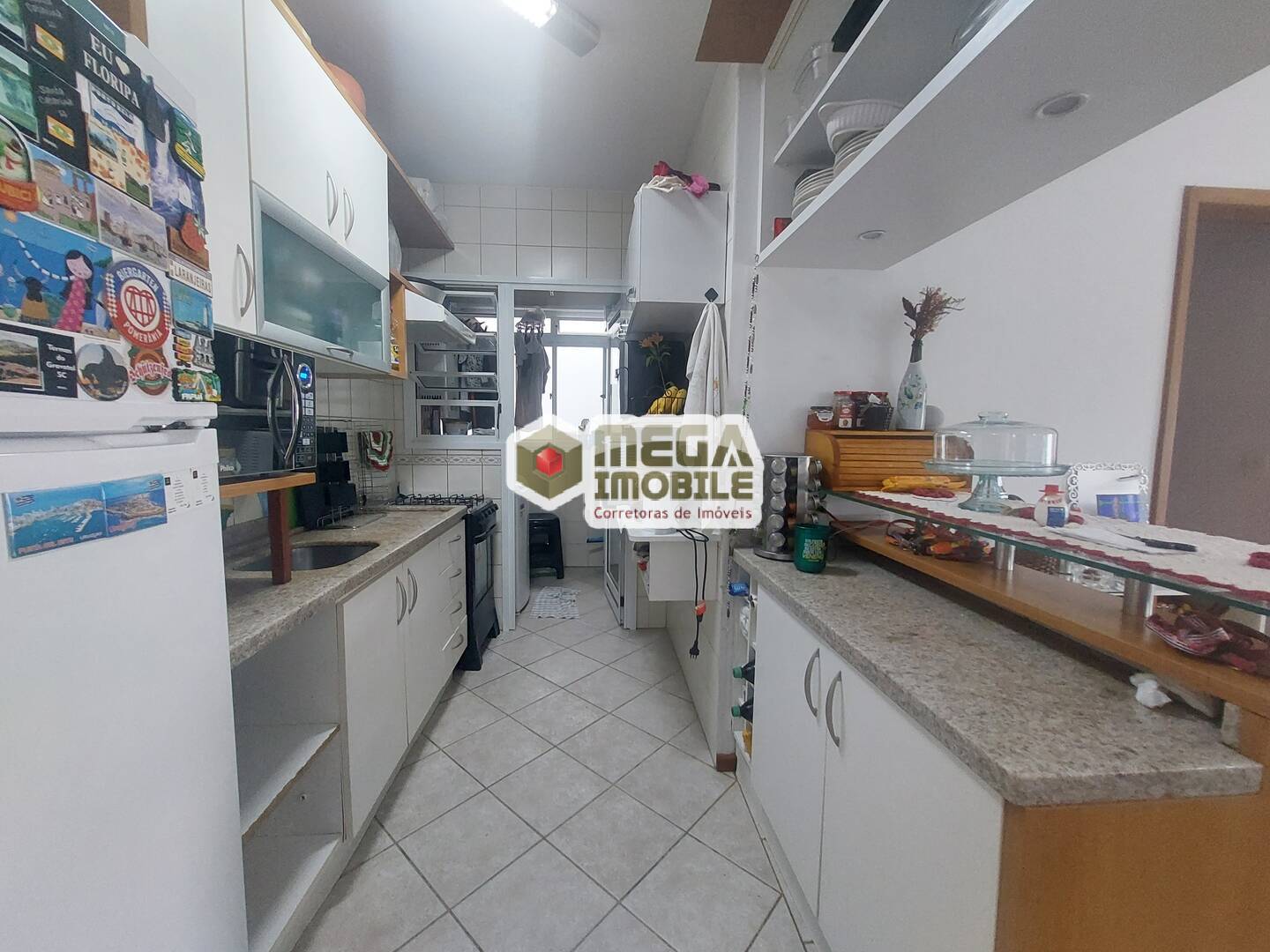 Apartamento à venda com 2 quartos, 64m² - Foto 3