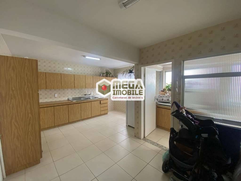 Apartamento à venda com 3 quartos, 122m² - Foto 1