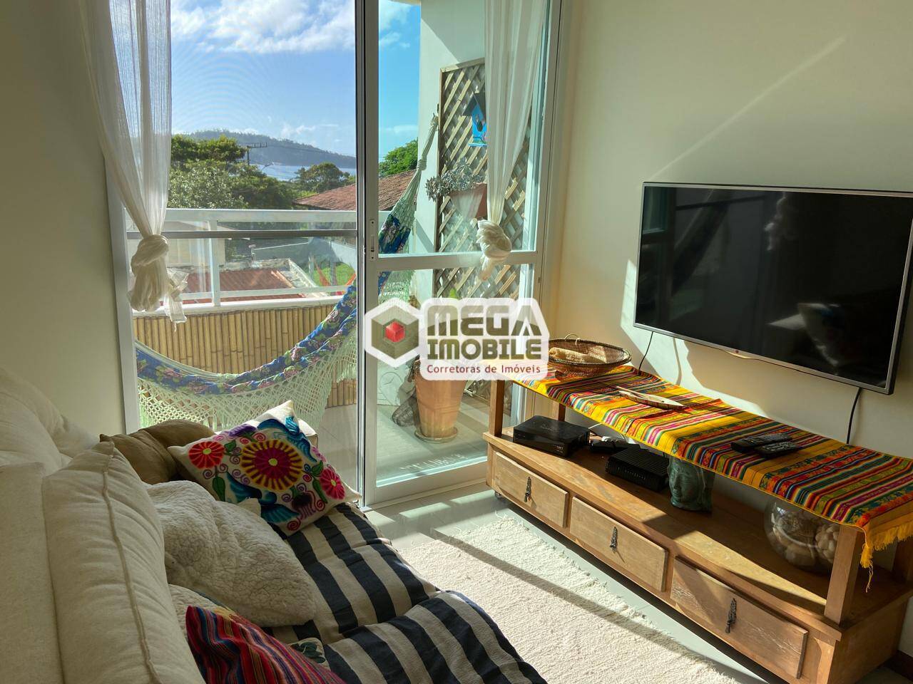 Apartamento à venda com 2 quartos, 70m² - Foto 1