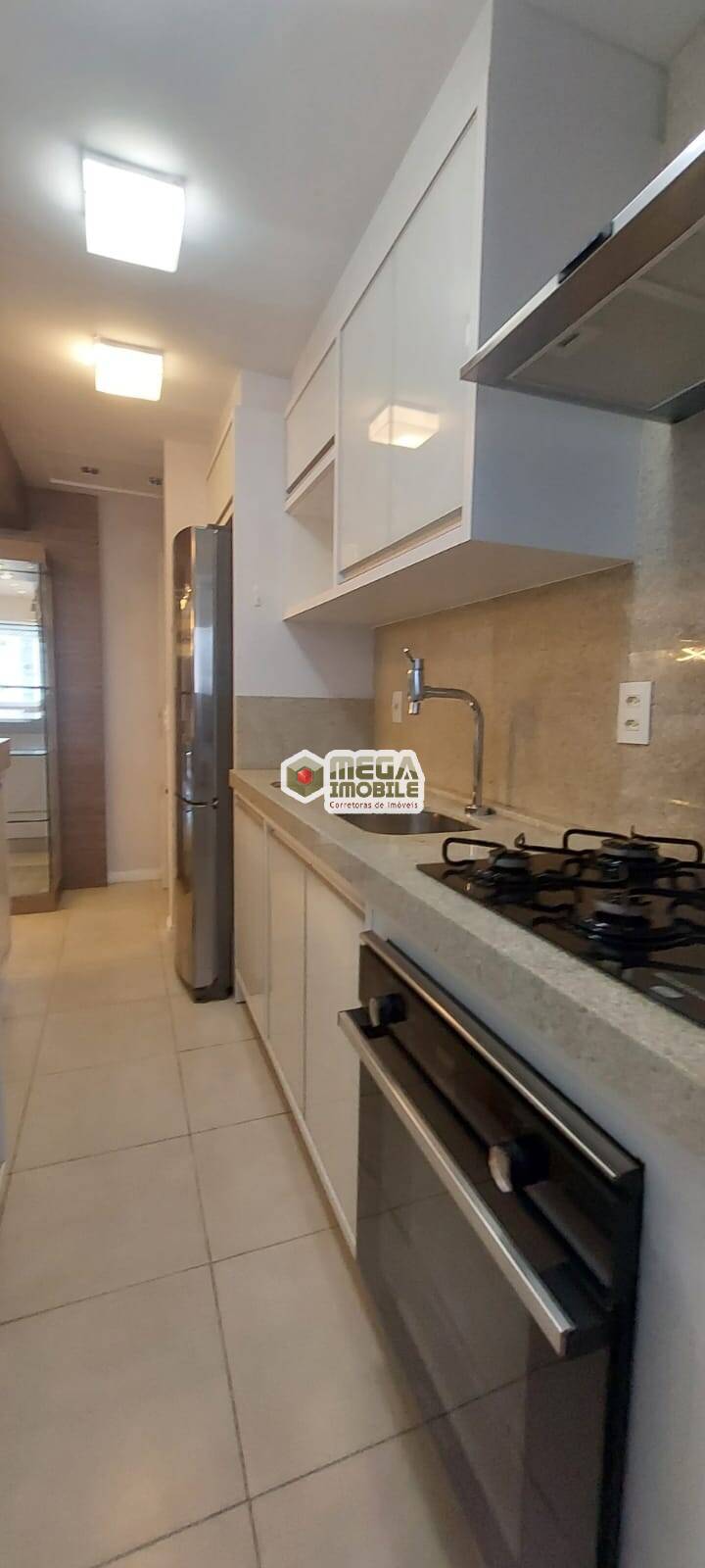 Apartamento à venda com 2 quartos, 70m² - Foto 1