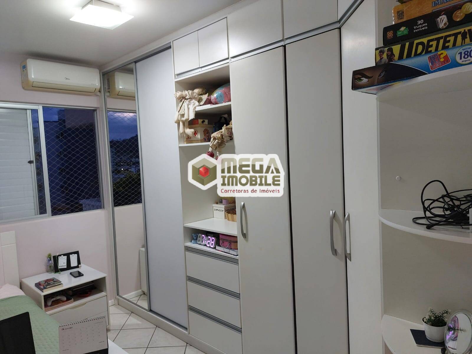 Apartamento à venda com 2 quartos, 65m² - Foto 12