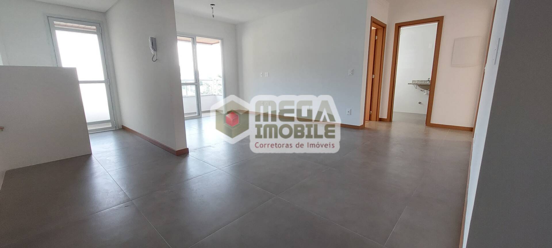 Apartamento à venda com 2 quartos, 79m² - Foto 1