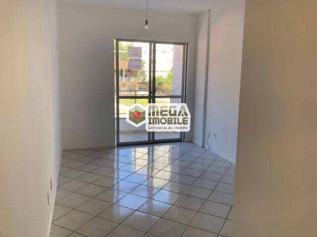 Apartamento à venda com 2 quartos, 60m² - Foto 2