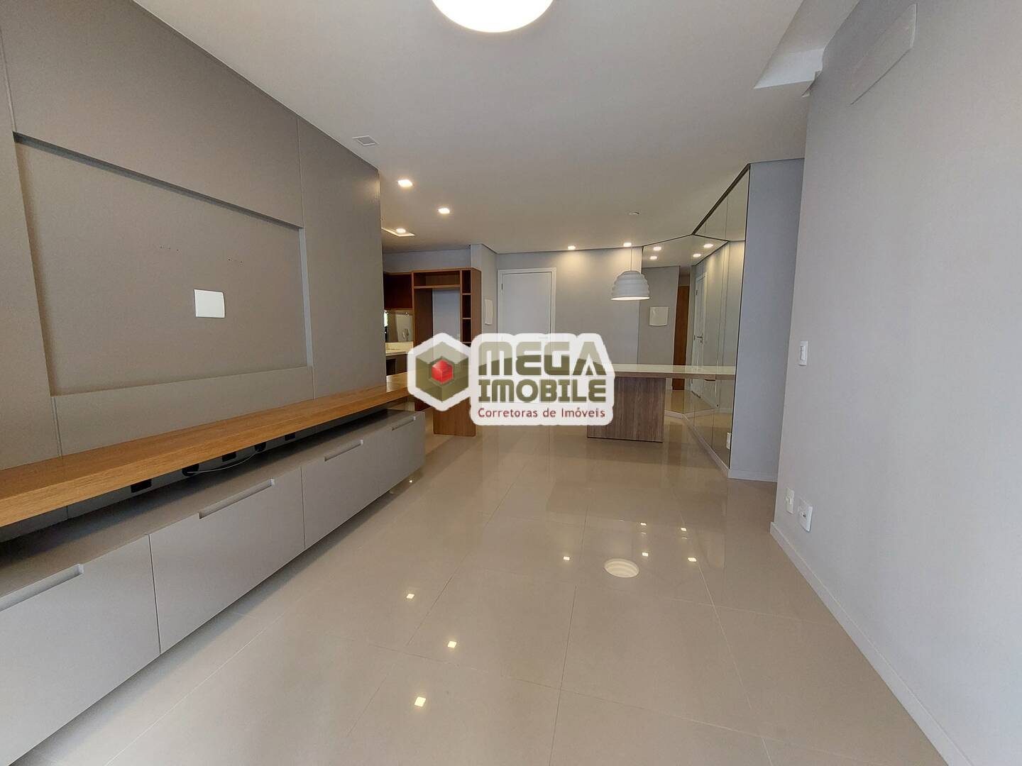 Apartamento à venda com 2 quartos, 70m² - Foto 31